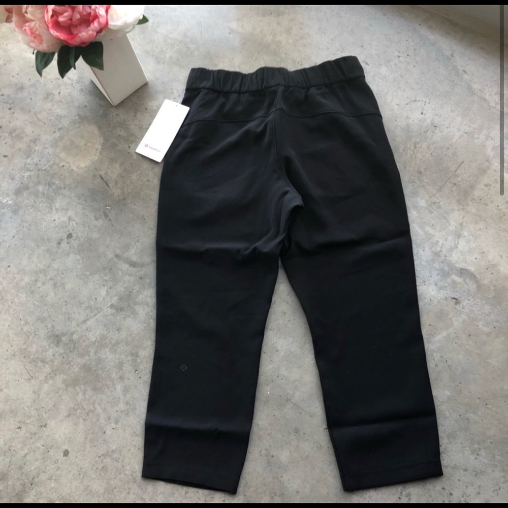 Lululemon On The Fly Crop Size 6 - Picture 4 of 5